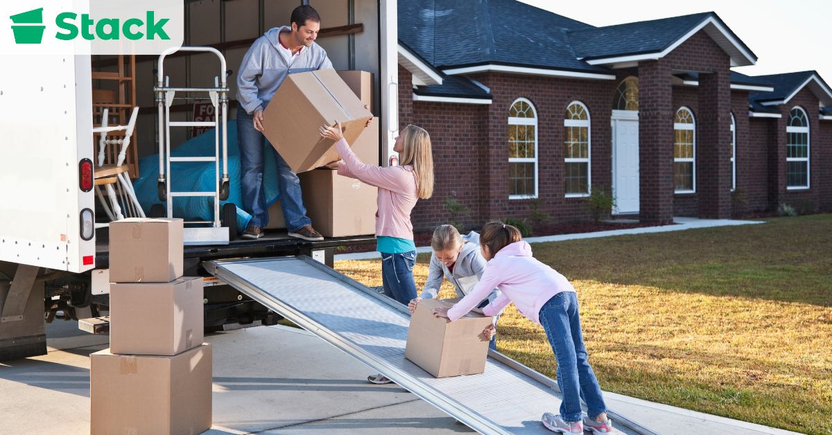 Pros and Cons of Using Boxes VS Totes